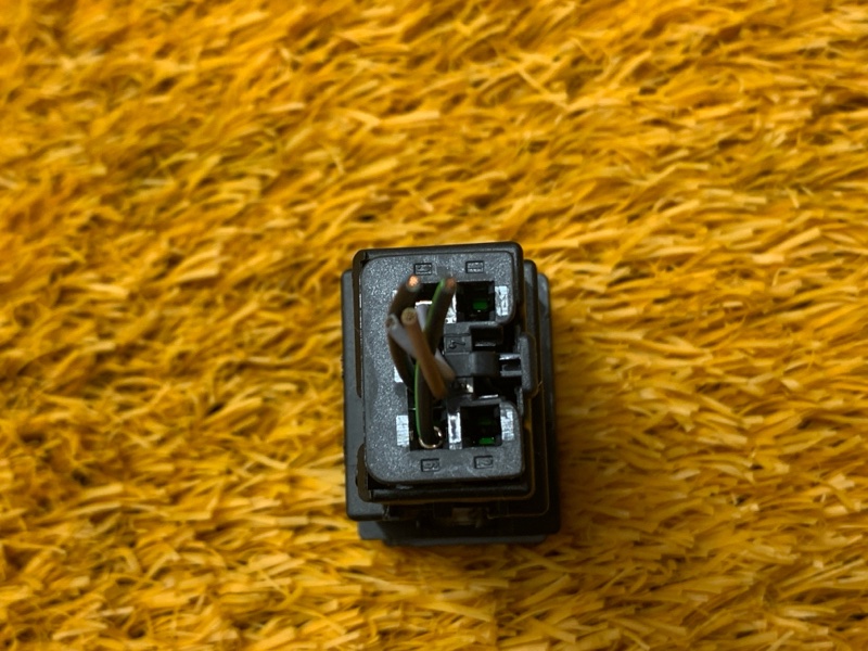 Кнопка подогрева сидений, 300 рублей, Красноярск