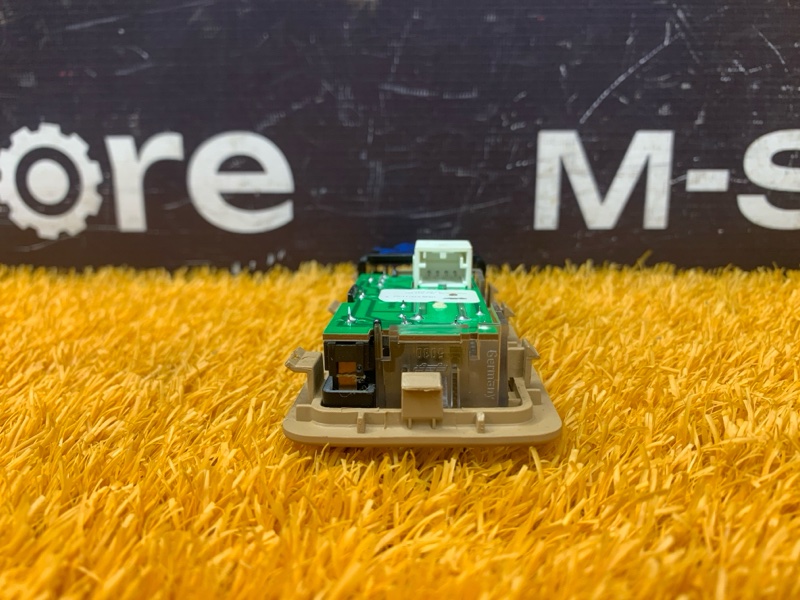 плафон освещения, 1000 рублей, Красноярск