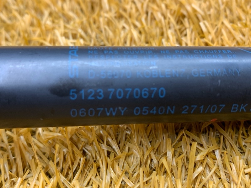 амортизатор капота, 1000 рублей, Красноярск