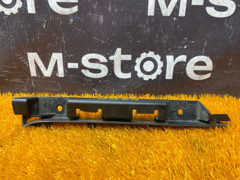 крепление бампера, 800 рублей, Красноярск