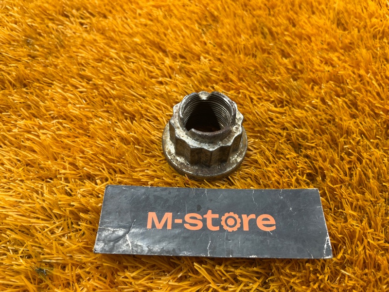 Гайка привода, 100 рублей, Красноярск