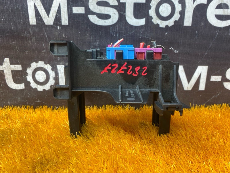 Кронштейн блока реле, 500 рублей, Красноярск