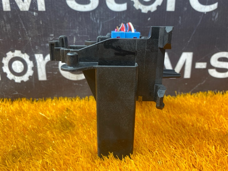 Кронштейн блока реле, 500 рублей, Красноярск