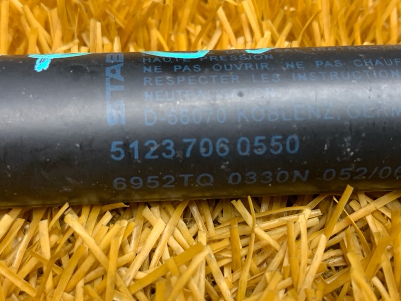 амортизатор капота, 900 рублей, Красноярск