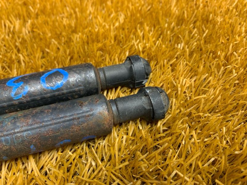 амортизатор капота, 900 рублей, Красноярск