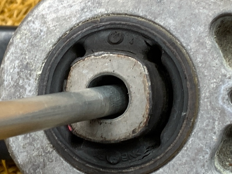 подушка двигателя, 1000 рублей, Красноярск