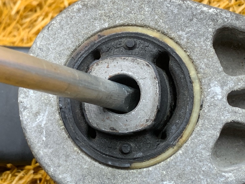 подушка двигателя, 700 рублей, Красноярск