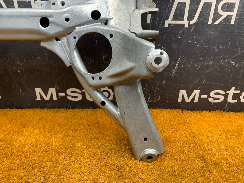 Балка поперечная (подрамник), 39000 рублей, Красноярск