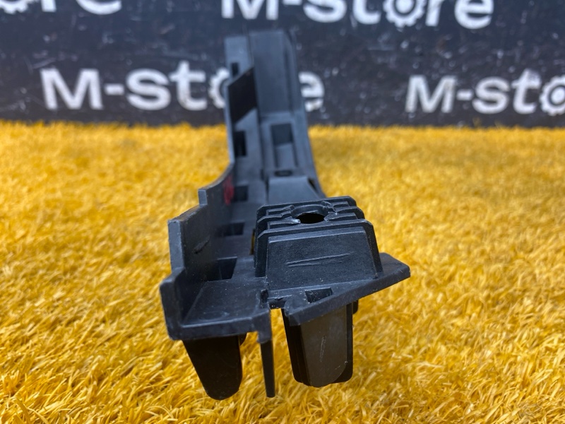 крепление бампера, 600 рублей, Красноярск