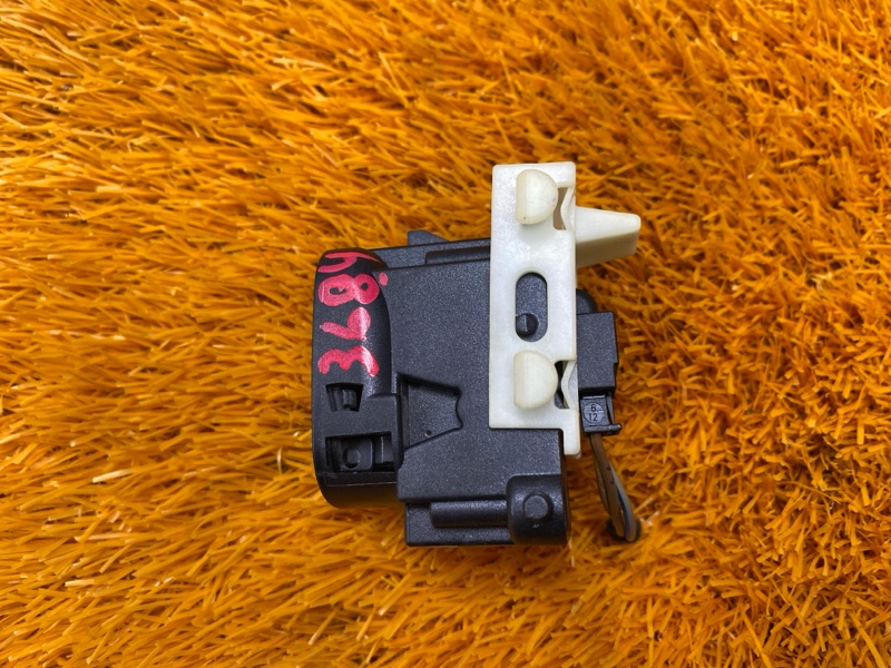 Кнопка люка, 2000 рублей, Красноярск