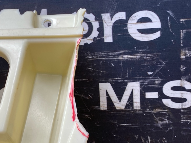 крепление бампера, 600 рублей, Красноярск