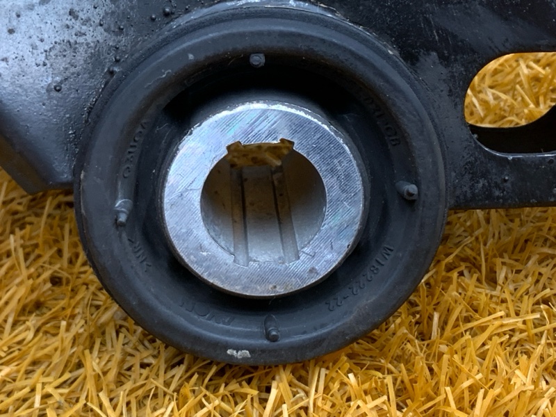 Балка поперечная (подрамник), 8700 рублей, Красноярск