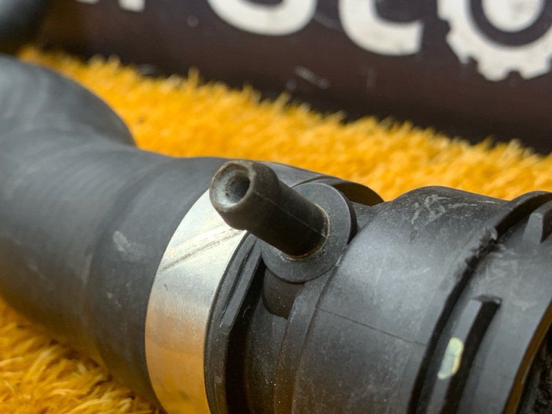 Патрубок радиатора верхний, 3000 рублей, Красноярск