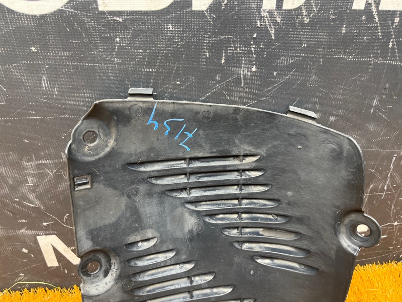 подкрылок, 300 рублей, Красноярск