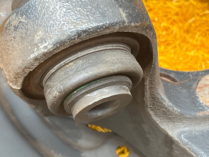 кулак поворотный, 2000 рублей, Красноярск