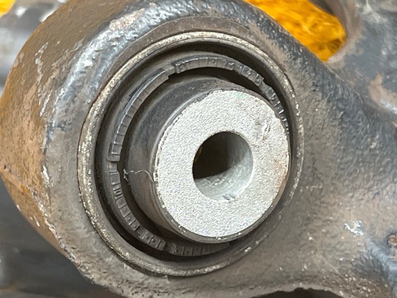 кулак поворотный, 2000 рублей, Красноярск