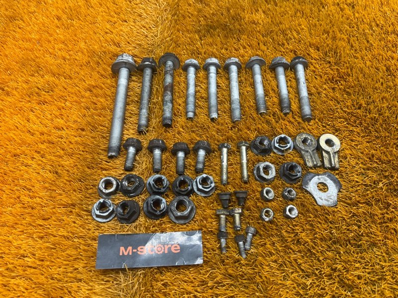 Болты и гайки задней подвески, 1000 рублей, Красноярск