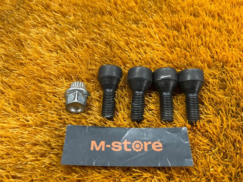 болт колесный(секретка), 2000 рублей, Красноярск