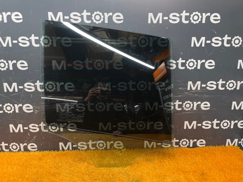 Стекло боковое, 500 рублей, Красноярск