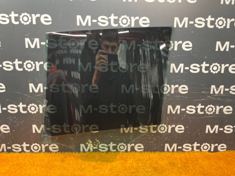 Стекло боковое, 500 рублей, Красноярск