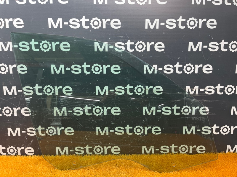 Стекло боковое, 500 рублей, Красноярск