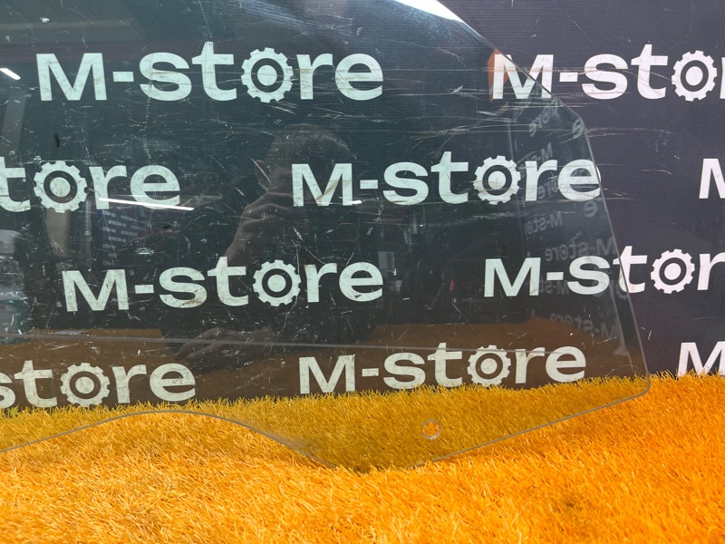 Стекло боковое, 500 рублей, Красноярск