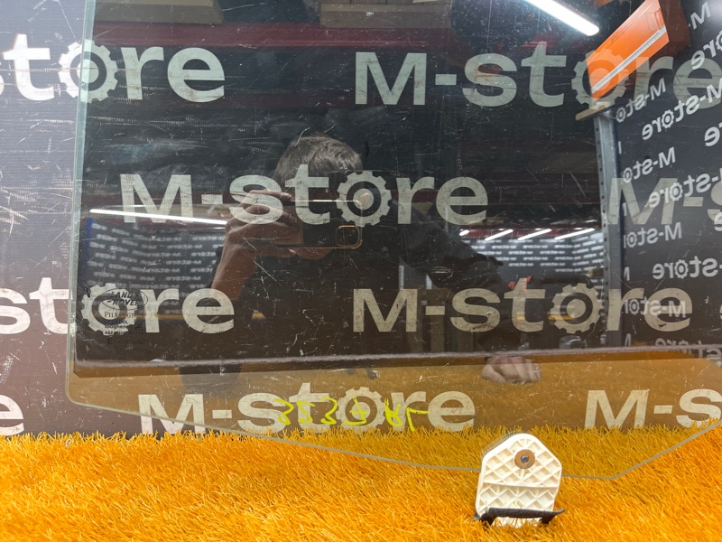 Стекло боковое, 1200 рублей, Красноярск