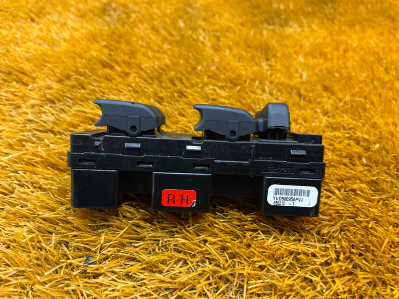 Блок управления стеклоподъемниками, 1000 рублей, Красноярск