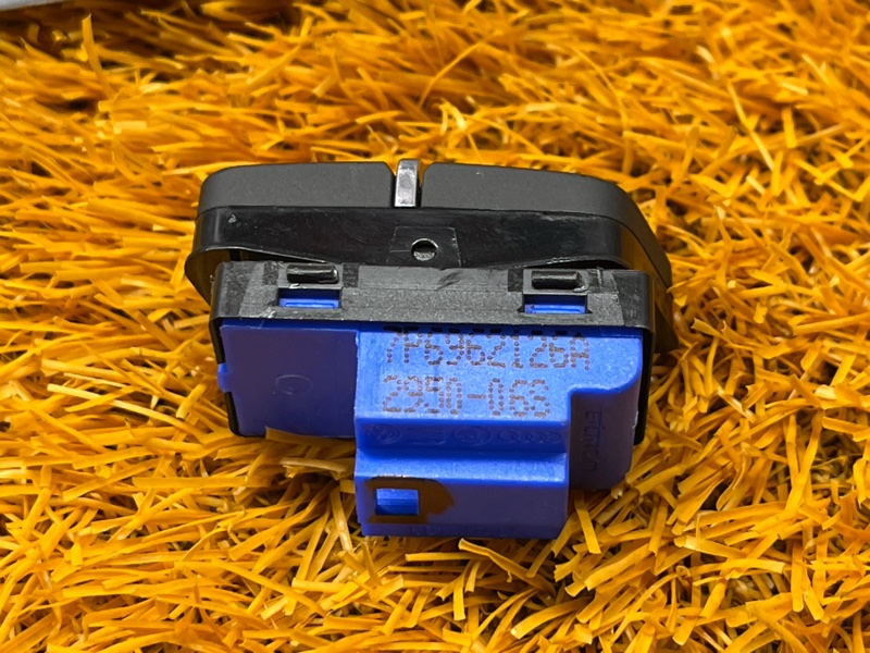 Кнопка центрального замка, 300 рублей, Красноярск