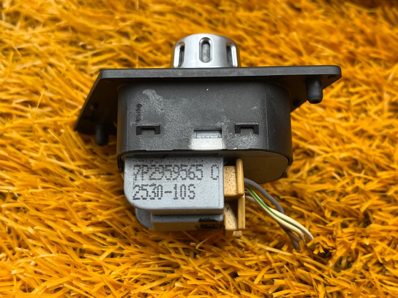 Кнопка регулировки зеркал, 1000 рублей, Красноярск