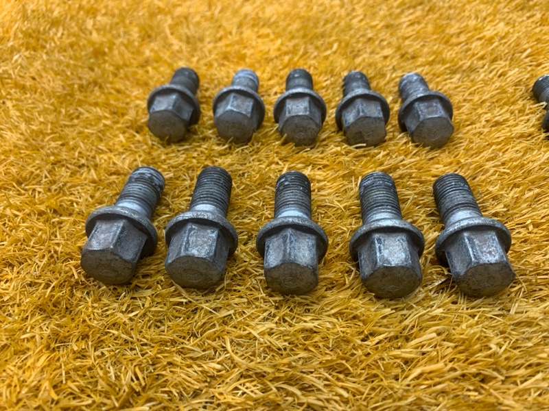 болт колесный, 2000 рублей, Красноярск