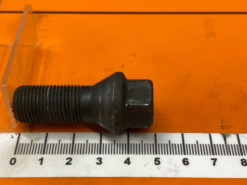 болт колесный, 2000 рублей, Красноярск