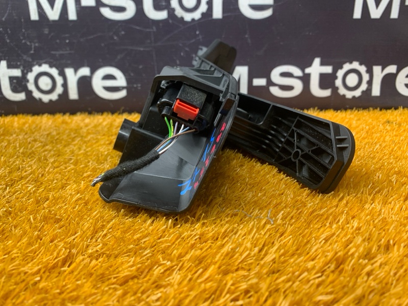 педаль газа, 1000 рублей, Красноярск