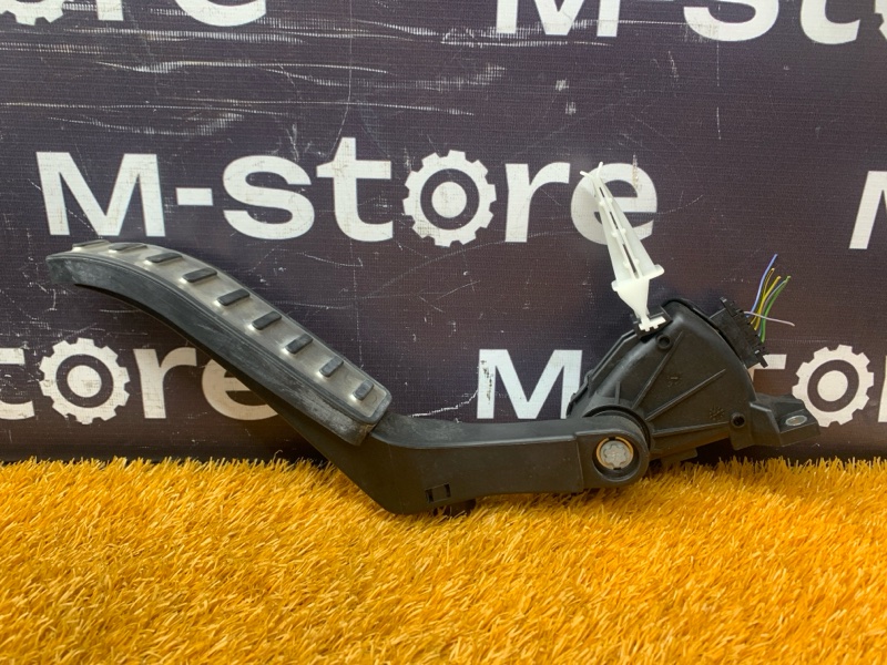 педаль газа, 500 рублей, Красноярск