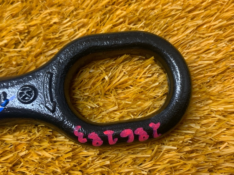 Крюк буксировочный, 1500 рублей, Красноярск