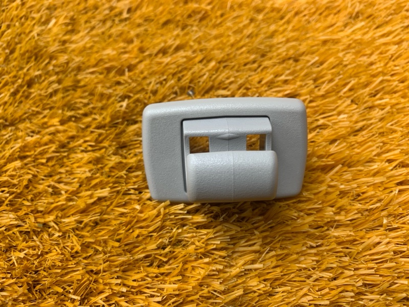 Крючок солнцезащитного козырька, 400 рублей, Красноярск