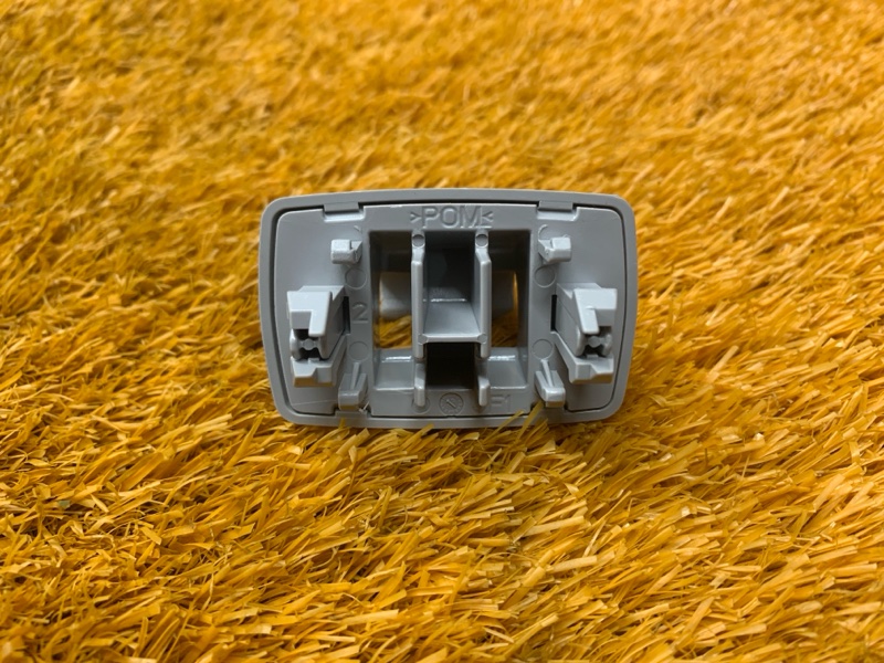 Крючок солнцезащитного козырька, 400 рублей, Красноярск