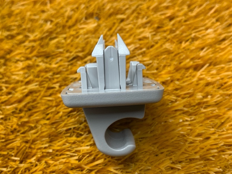 Крючок солнцезащитного козырька, 400 рублей, Красноярск