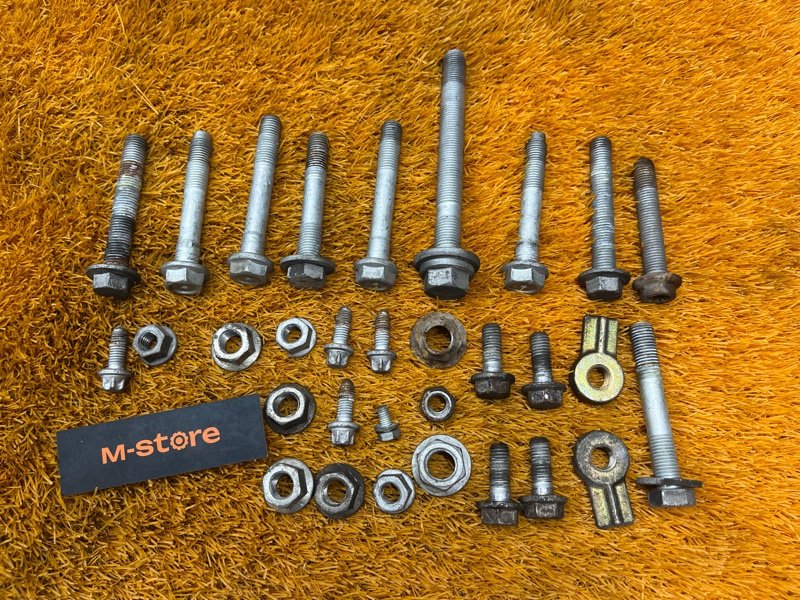 Болты и гайки задней подвески, 1000 рублей, Красноярск