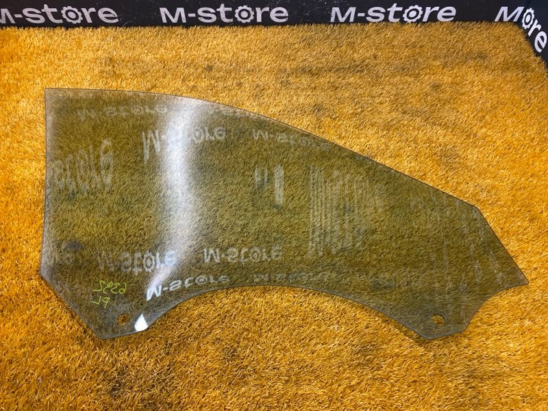 Стекло боковое, 1500 рублей, Красноярск