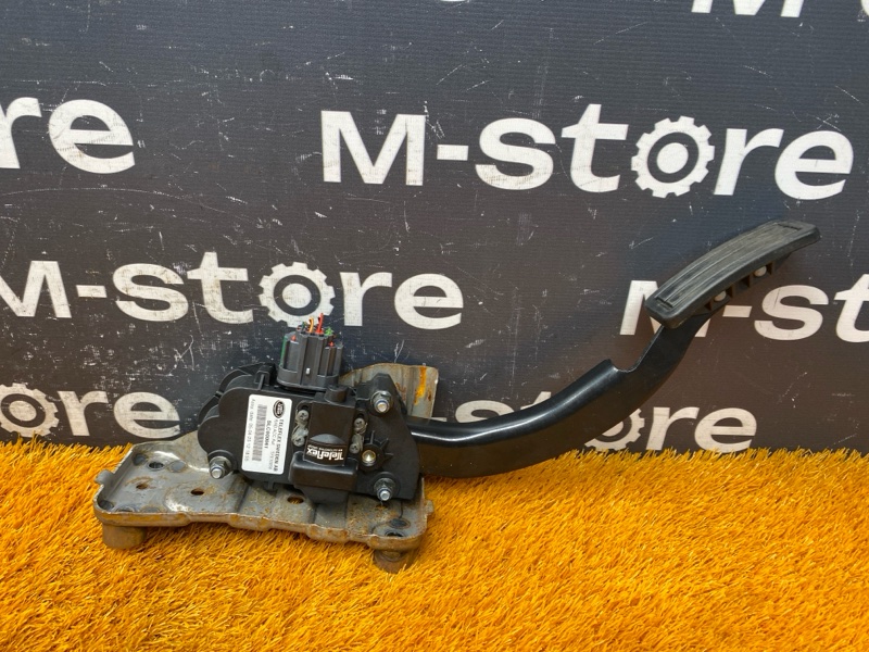 педаль газа, 2000 рублей, Красноярск