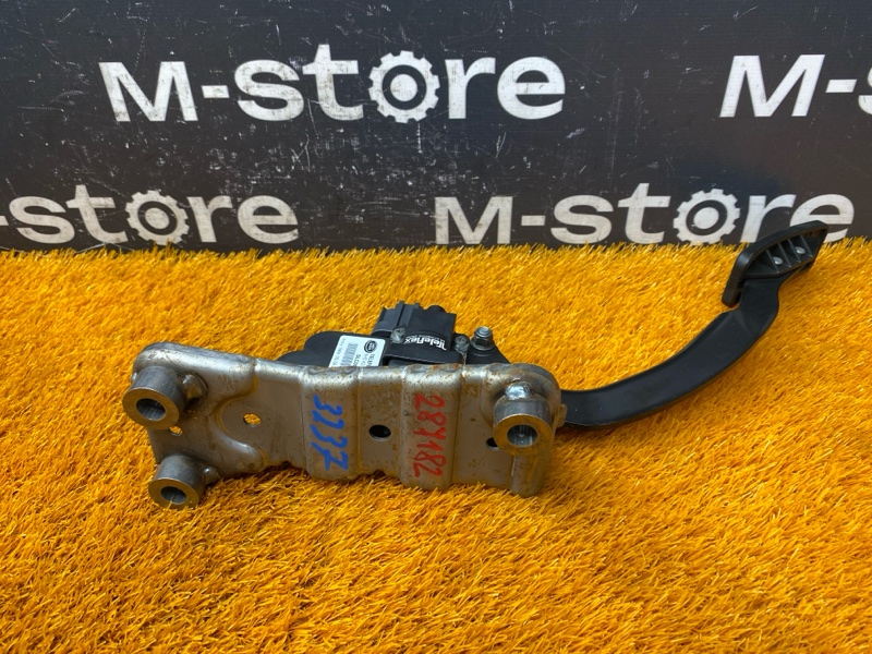 педаль газа, 2000 рублей, Красноярск