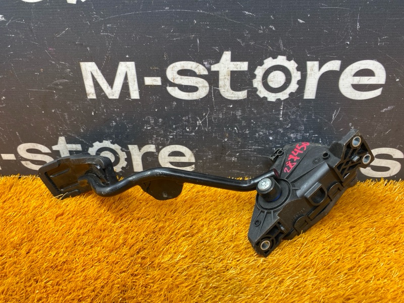 педаль газа, 400 рублей, Красноярск