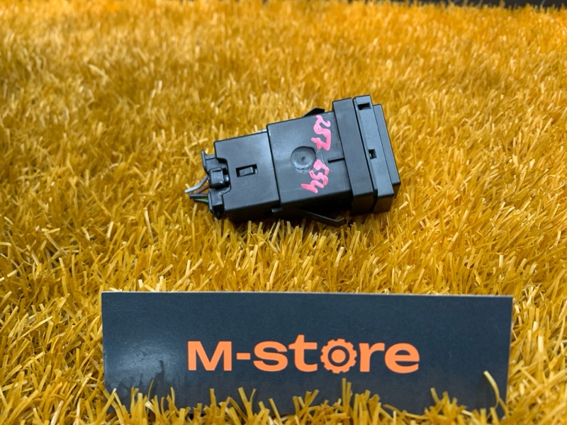 Кнопка подогрева сидений, 300 рублей, Красноярск