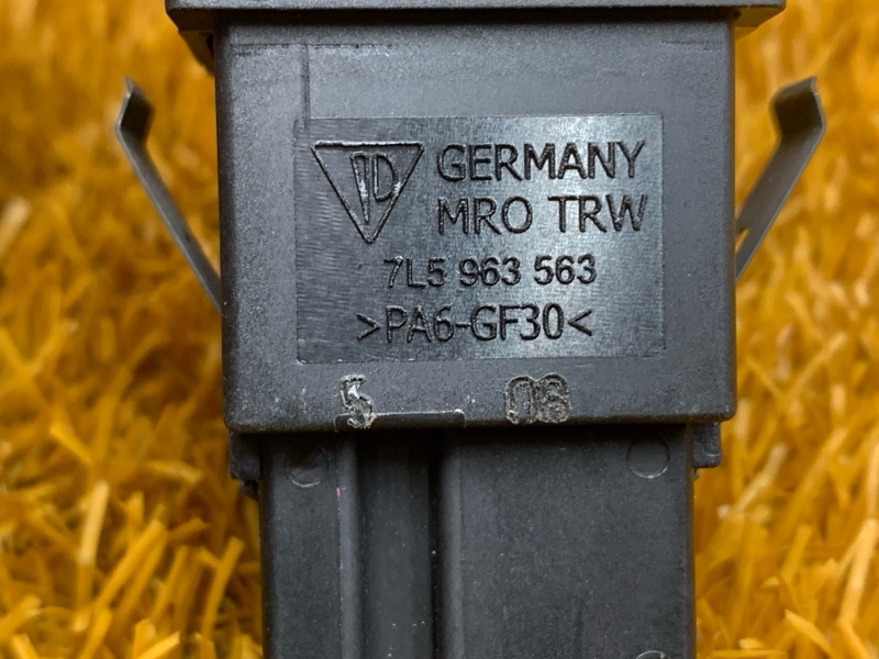 Кнопка подогрева сидений, 300 рублей, Красноярск