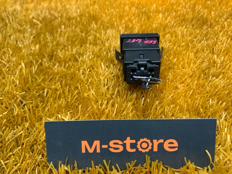 Кнопка подогрева сидений, 300 рублей, Красноярск