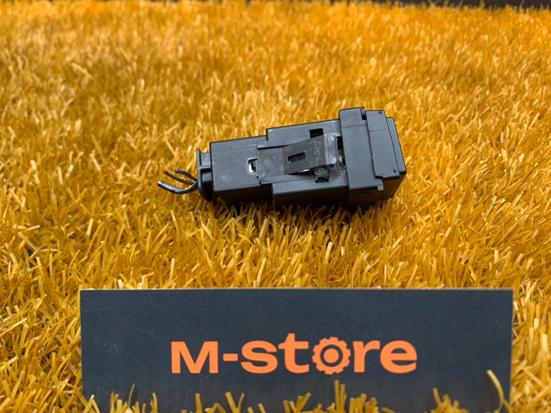 Кнопка подогрева сидений, 300 рублей, Красноярск