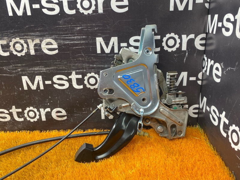 Педаль стояночного тормоза, 1000 рублей, Красноярск