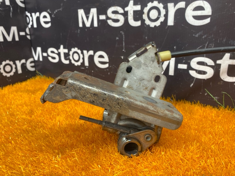 Педаль стояночного тормоза, 1000 рублей, Красноярск