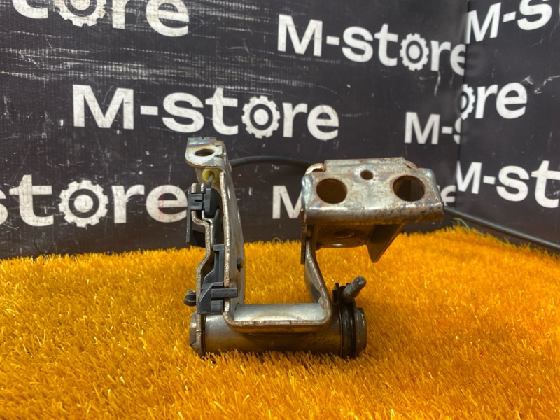 Педаль стояночного тормоза, 1000 рублей, Красноярск